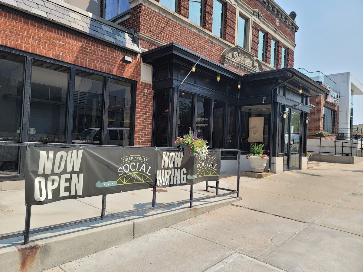 Third Street Social South Plaza