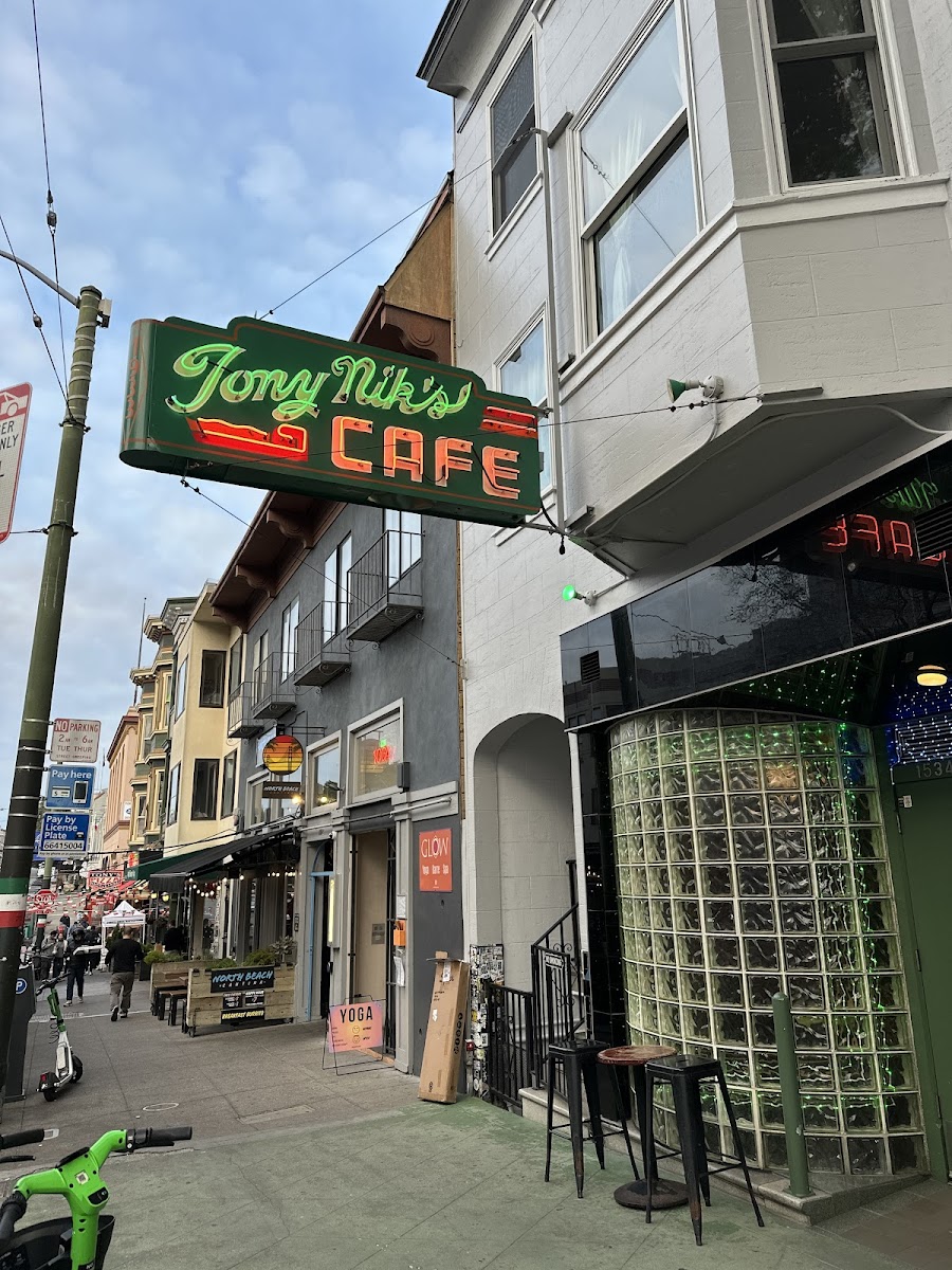 Tony Nik's CAFE
