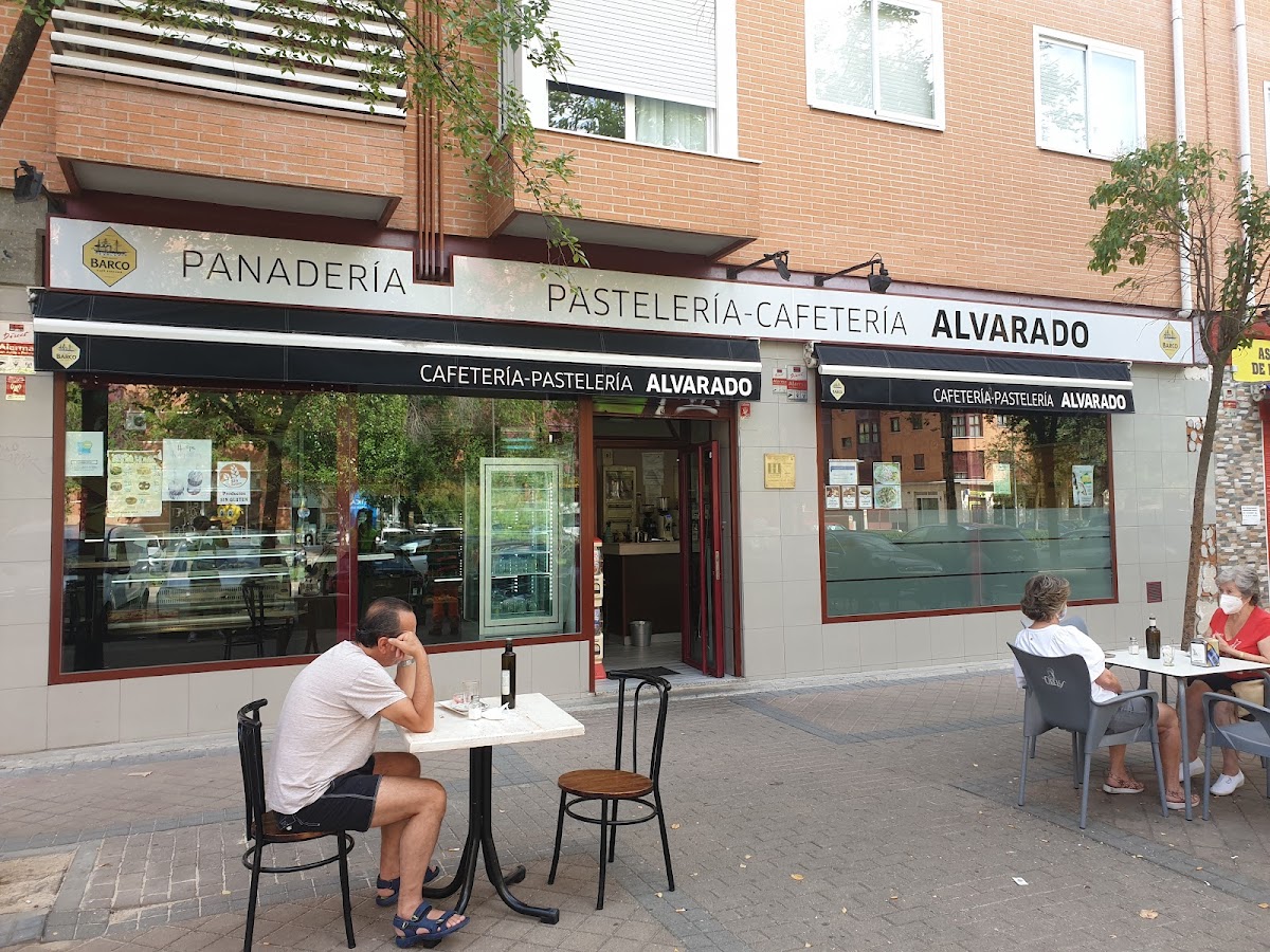 Cafeteria-pasteleria Alvarado