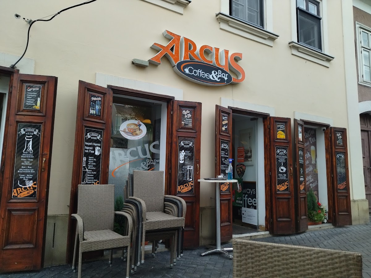 Arcus Kávézó