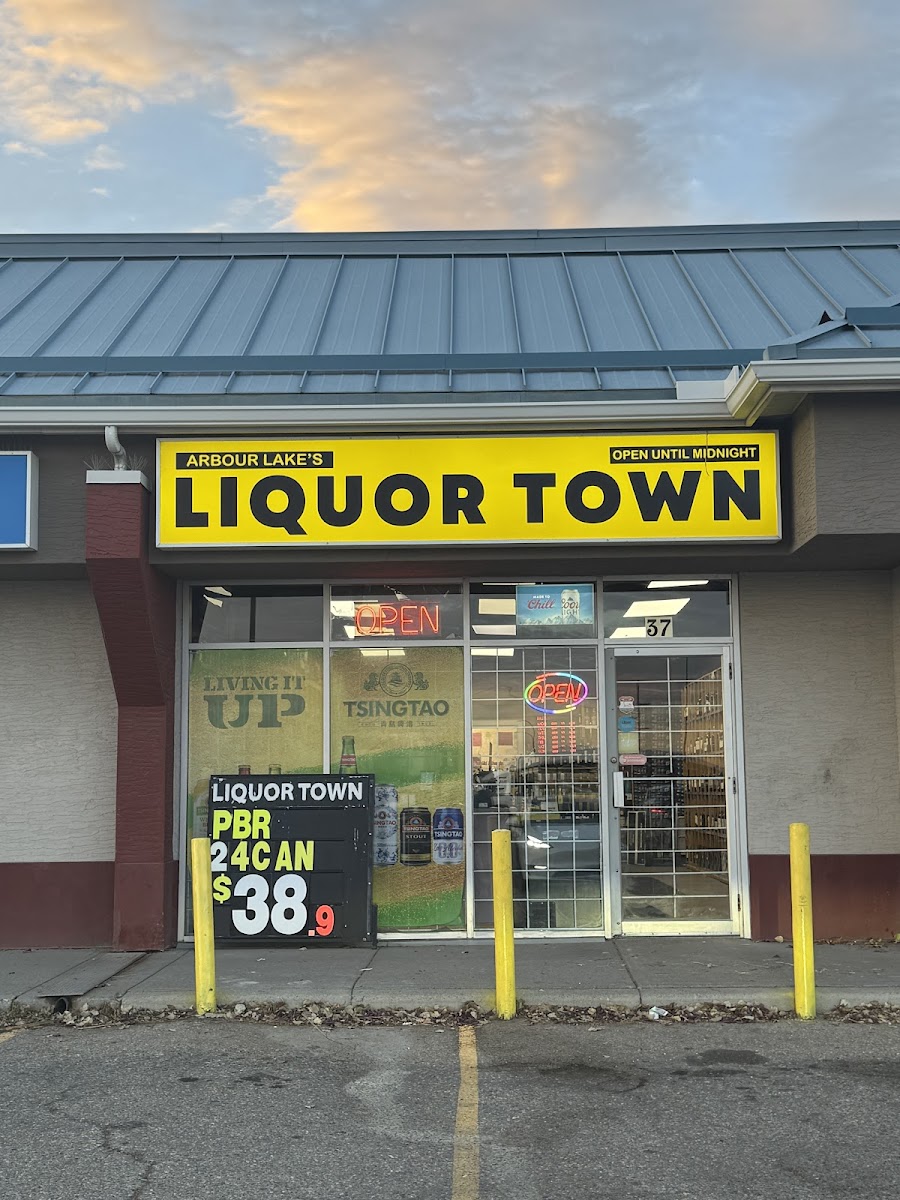 LIQUOR TOWN ARBOUR LAKE
