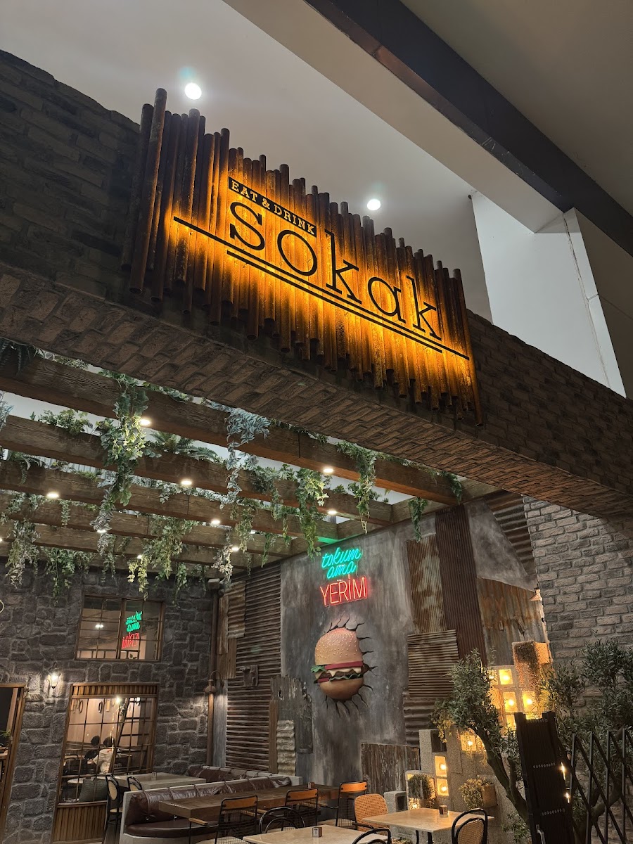 Sokak Eat & Drink (KAŞÜSTÜ)