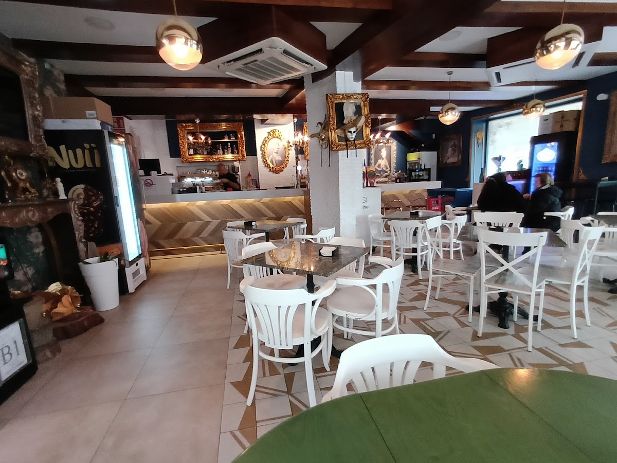 Cafetería Dallas Deluxe