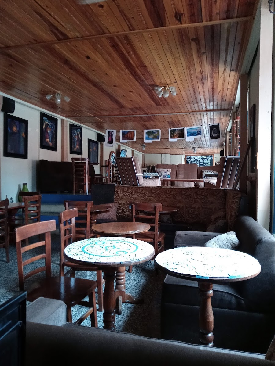 Mardu, arte café y vino