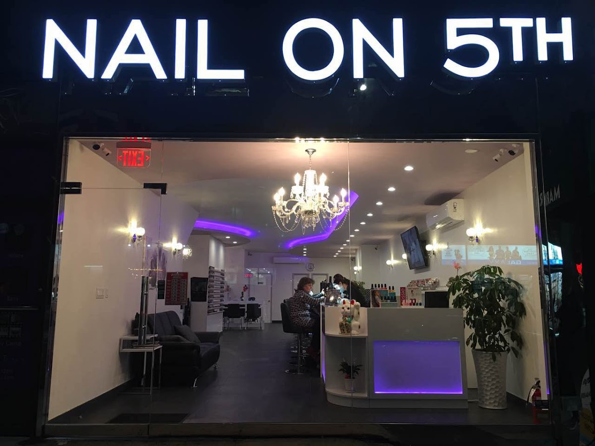 Nail On 5th