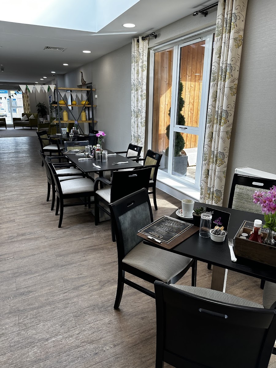 J’s Cafe and Bistro