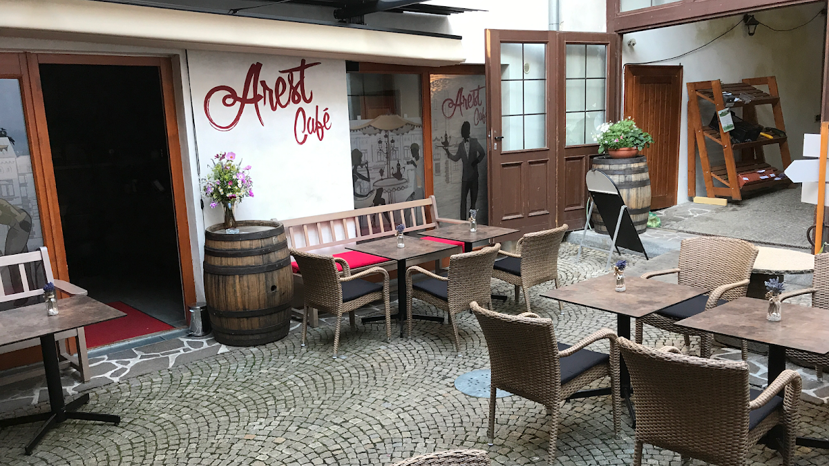 Arest Café