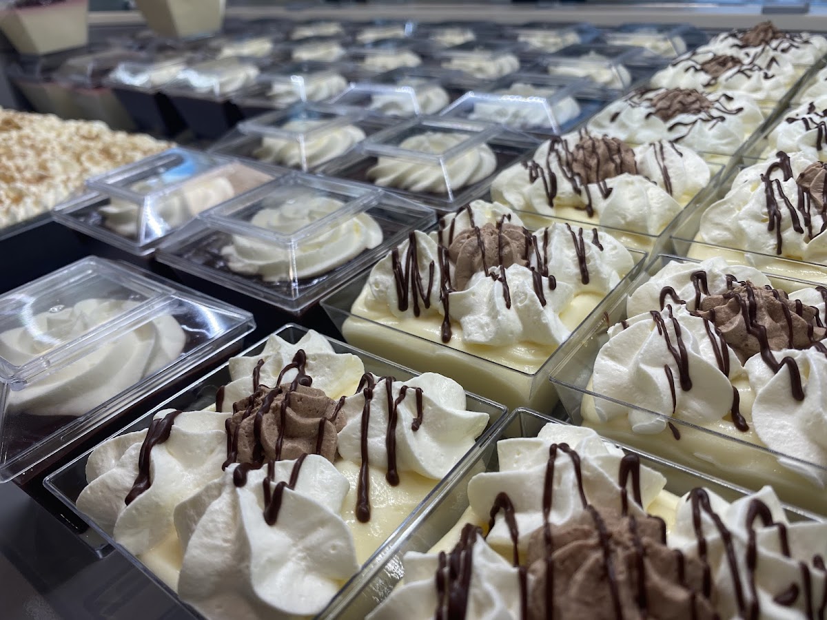 Bekkys Bäck - Ελληνικό Ζαχαροπλαστείο Café, Kuchen, Torten