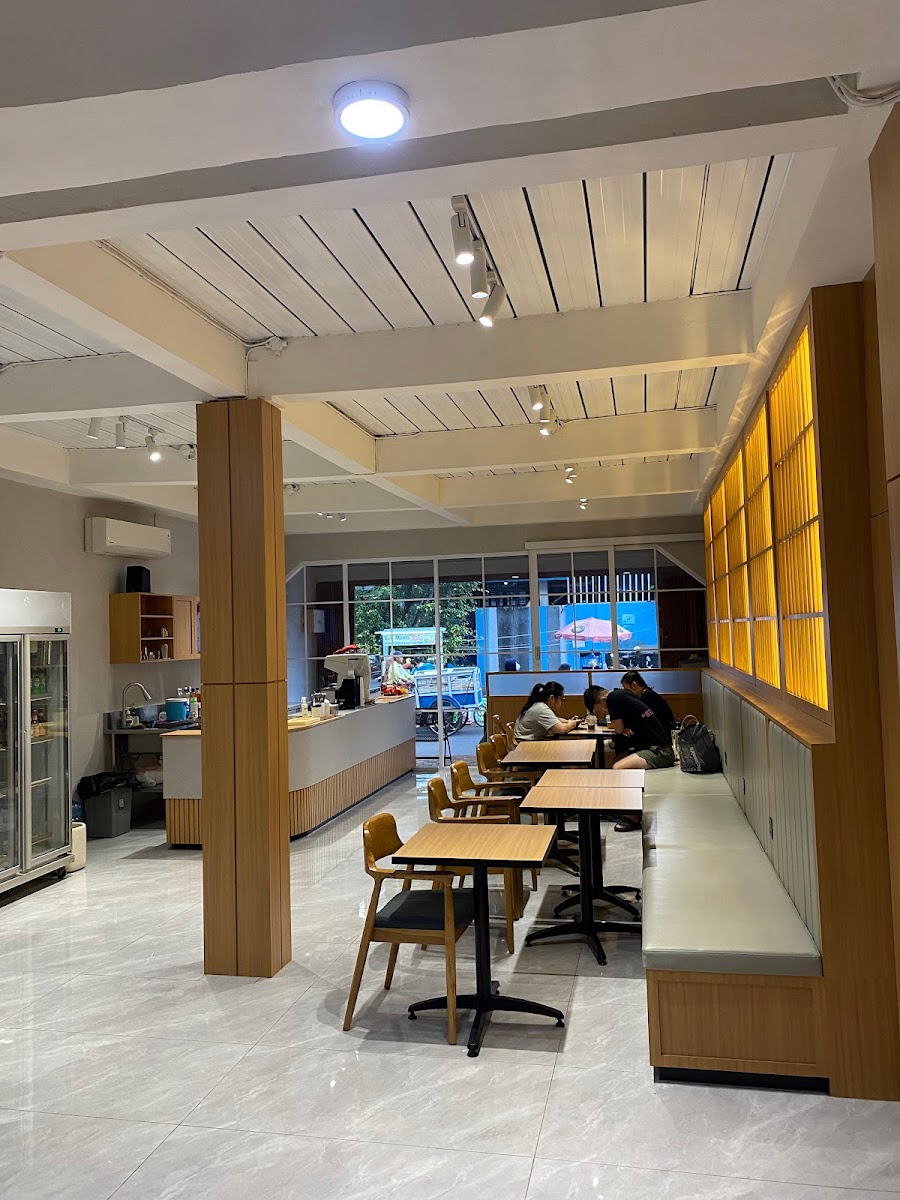 Lets Cafe Pademangan