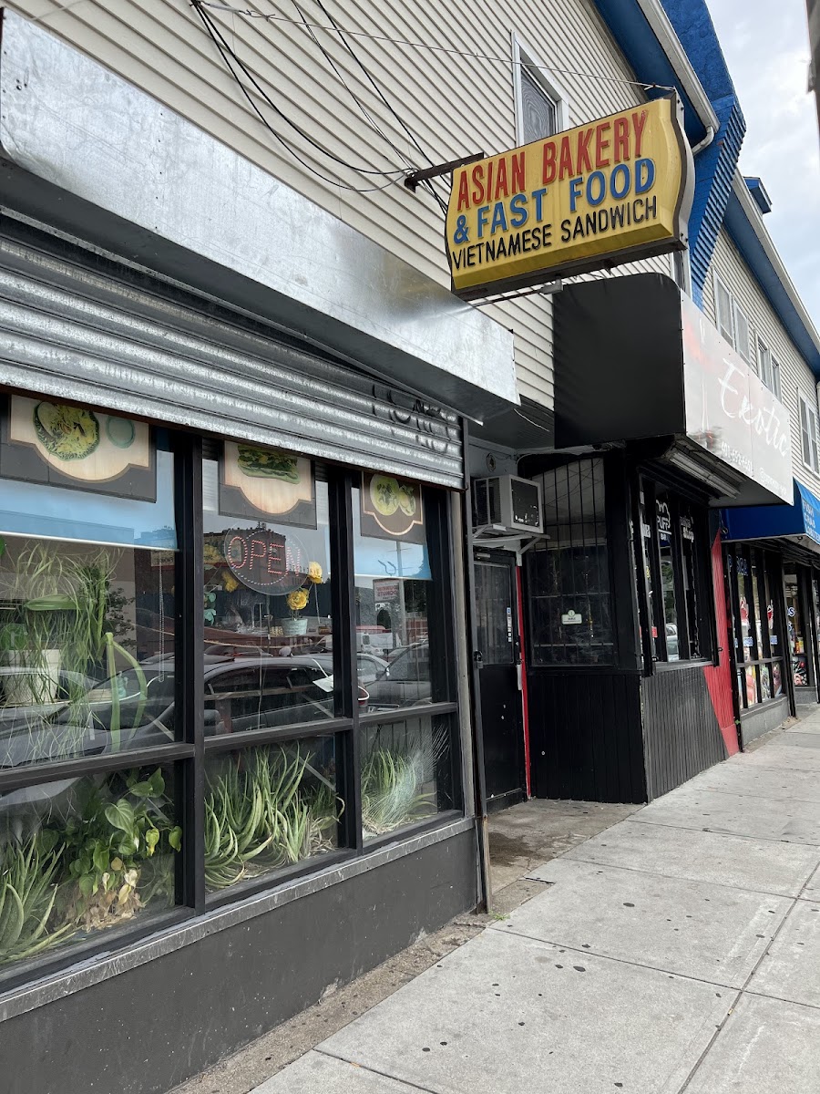 Asian Bakery & Fast Food