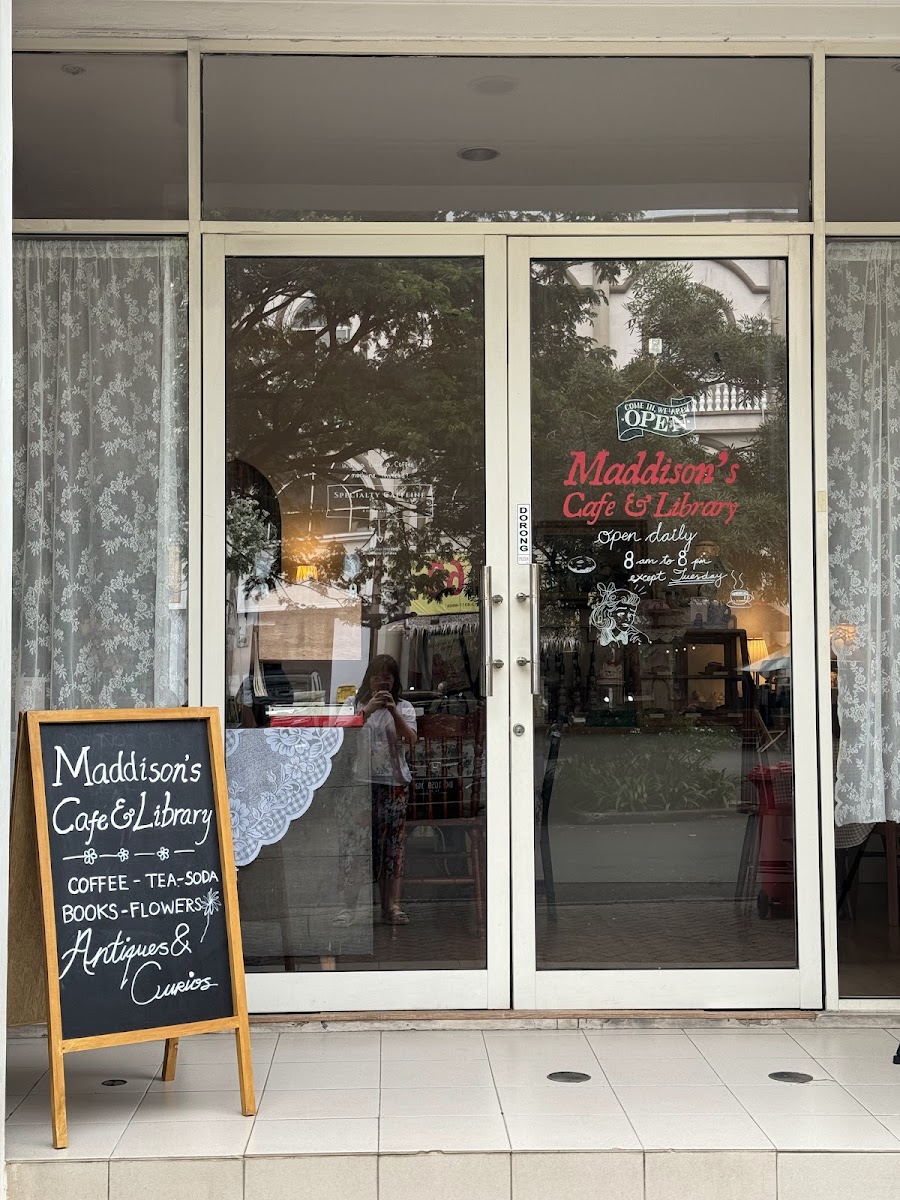 Maddison's Cafe & Library