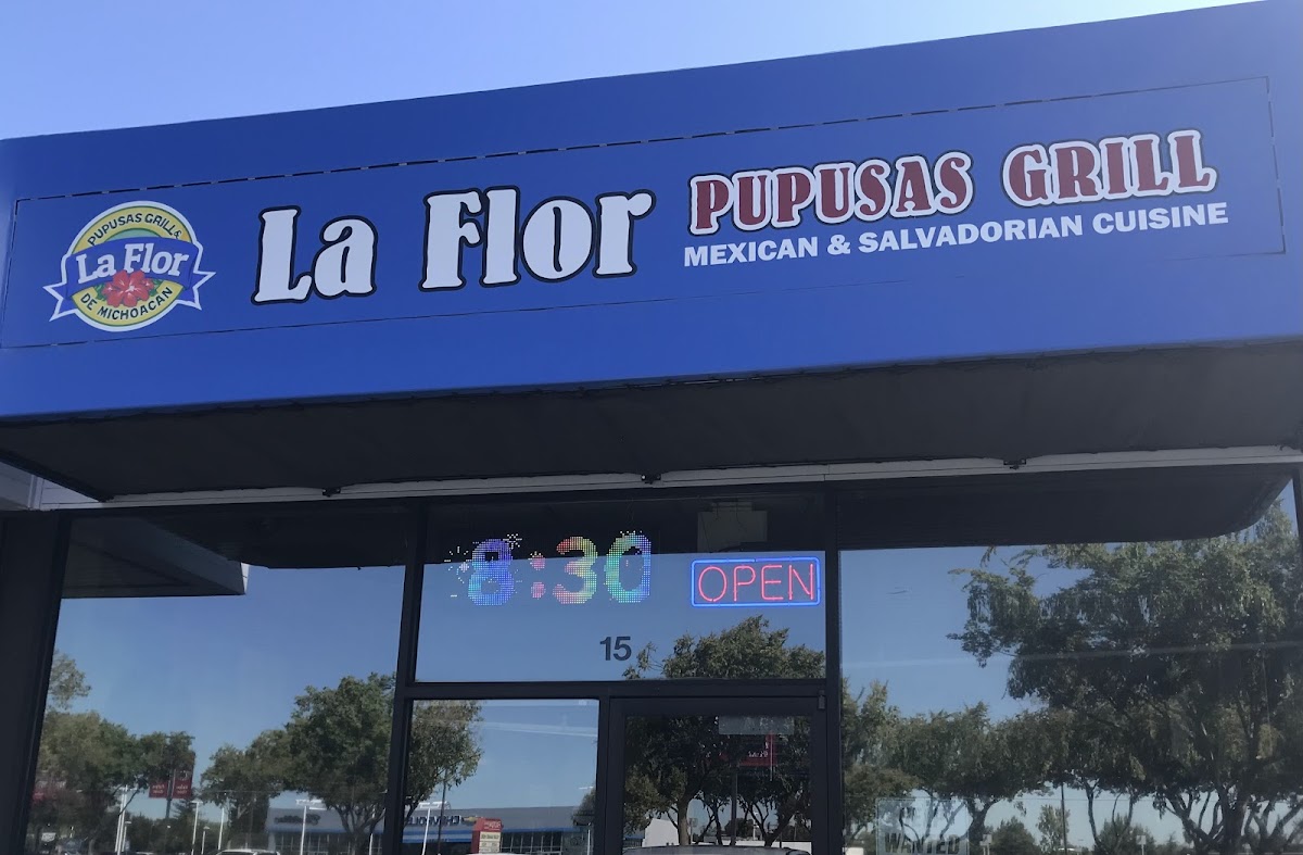 La Flor Pupusas Grill