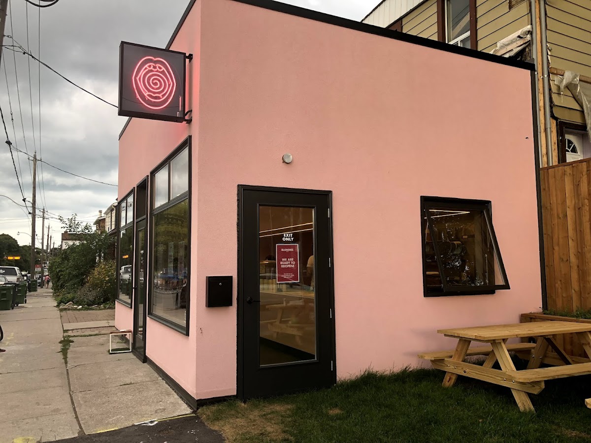 Blondies Pizza - Leslieville