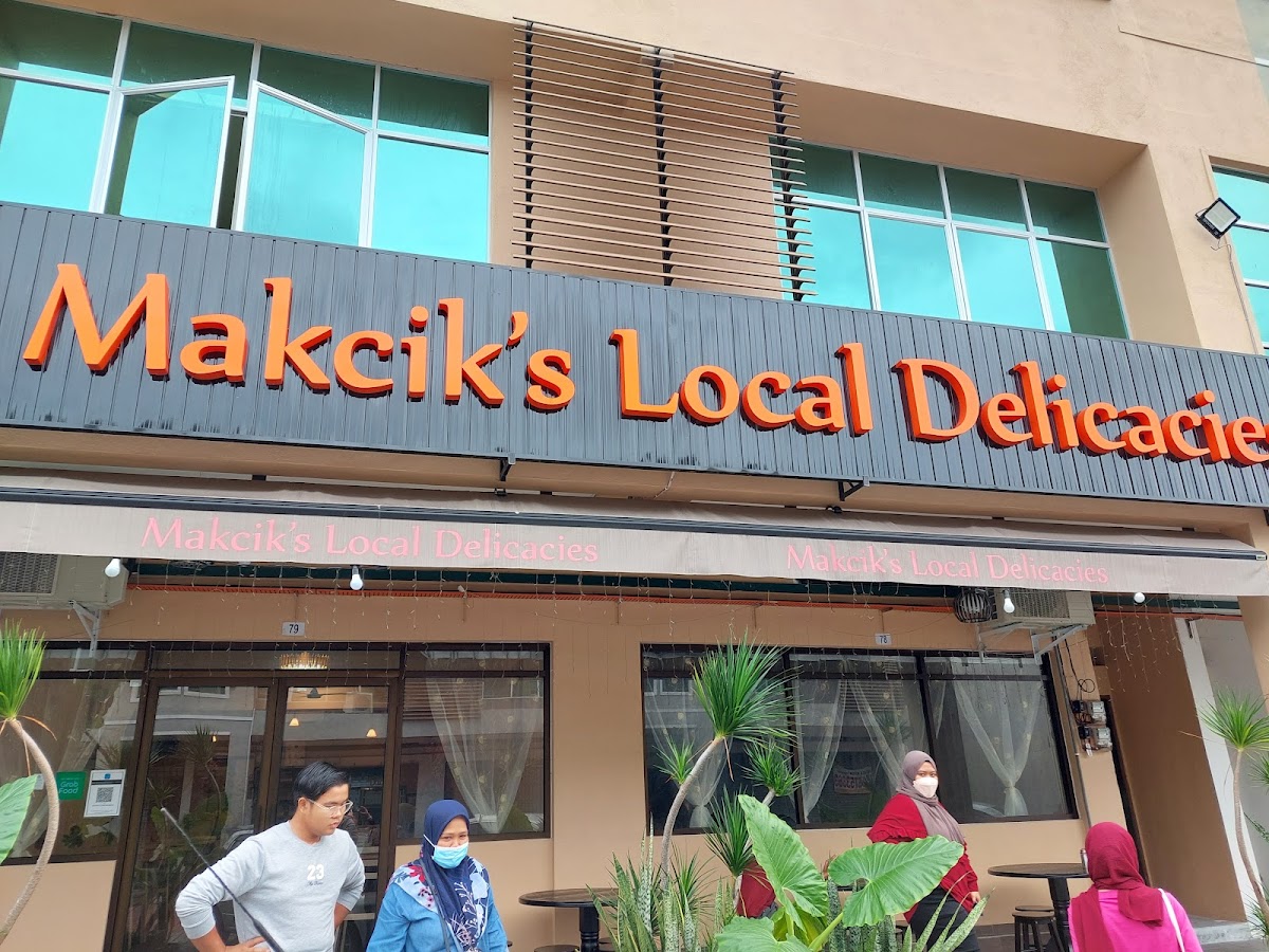 Makcik's Local Delicacies ( Sri Manjung, Perak )