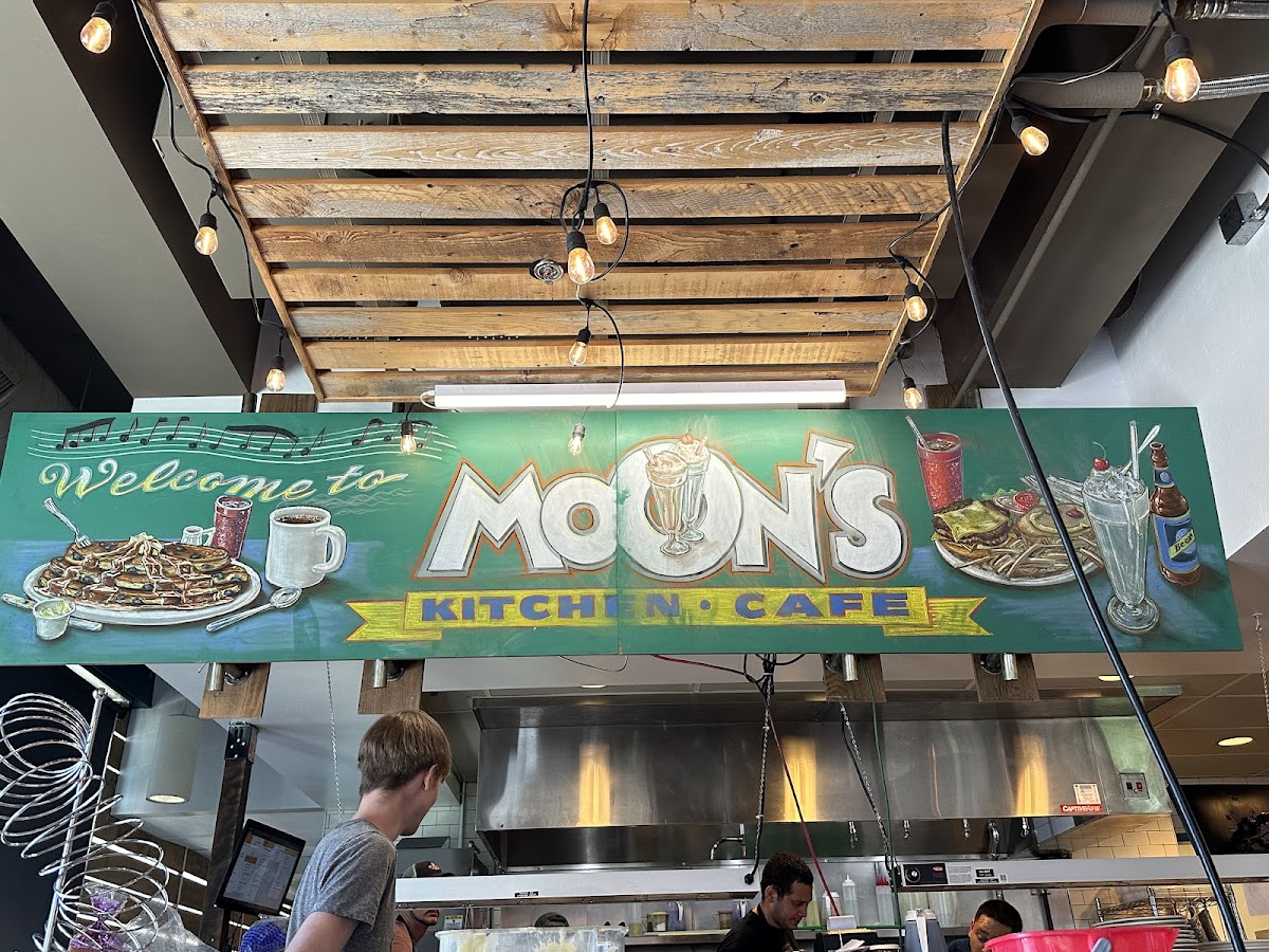 Moon's Kitchen Cafe