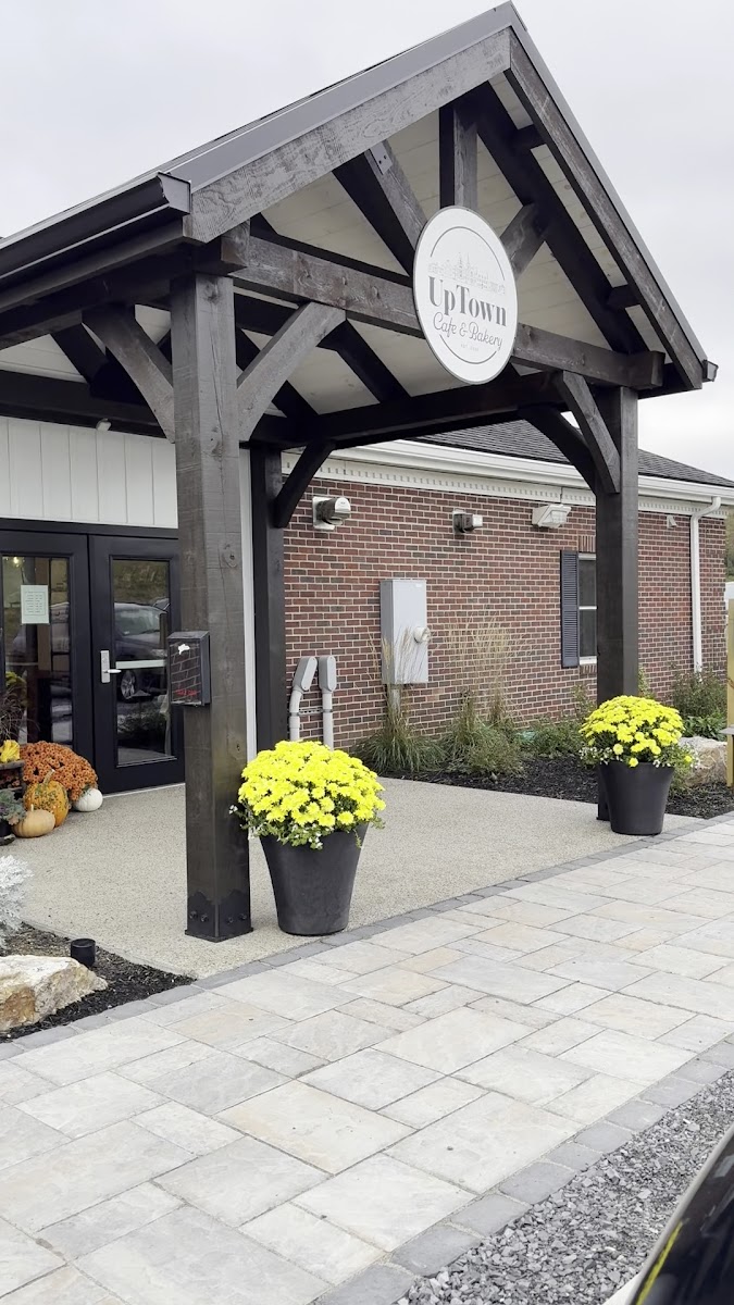 UpTown Cafe & Bakery