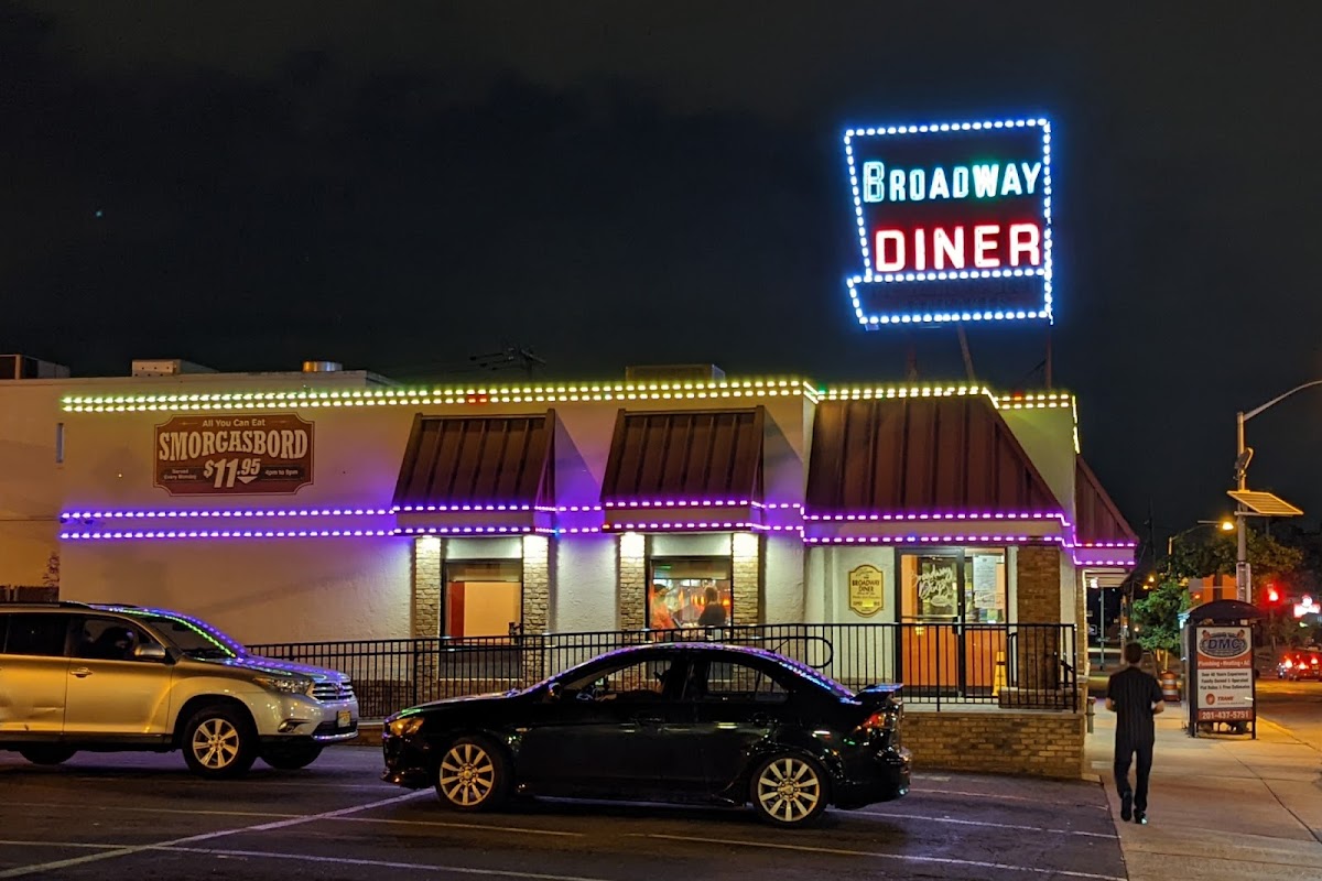 Broadway Diner - NJ 07002