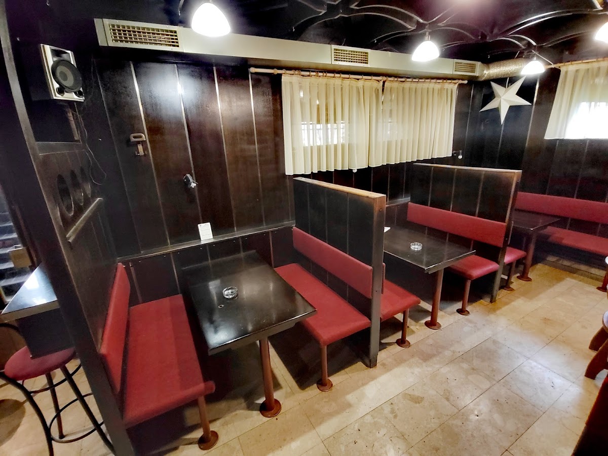 Caffe Bar Mirni Kutić, vl. Josip Badrov