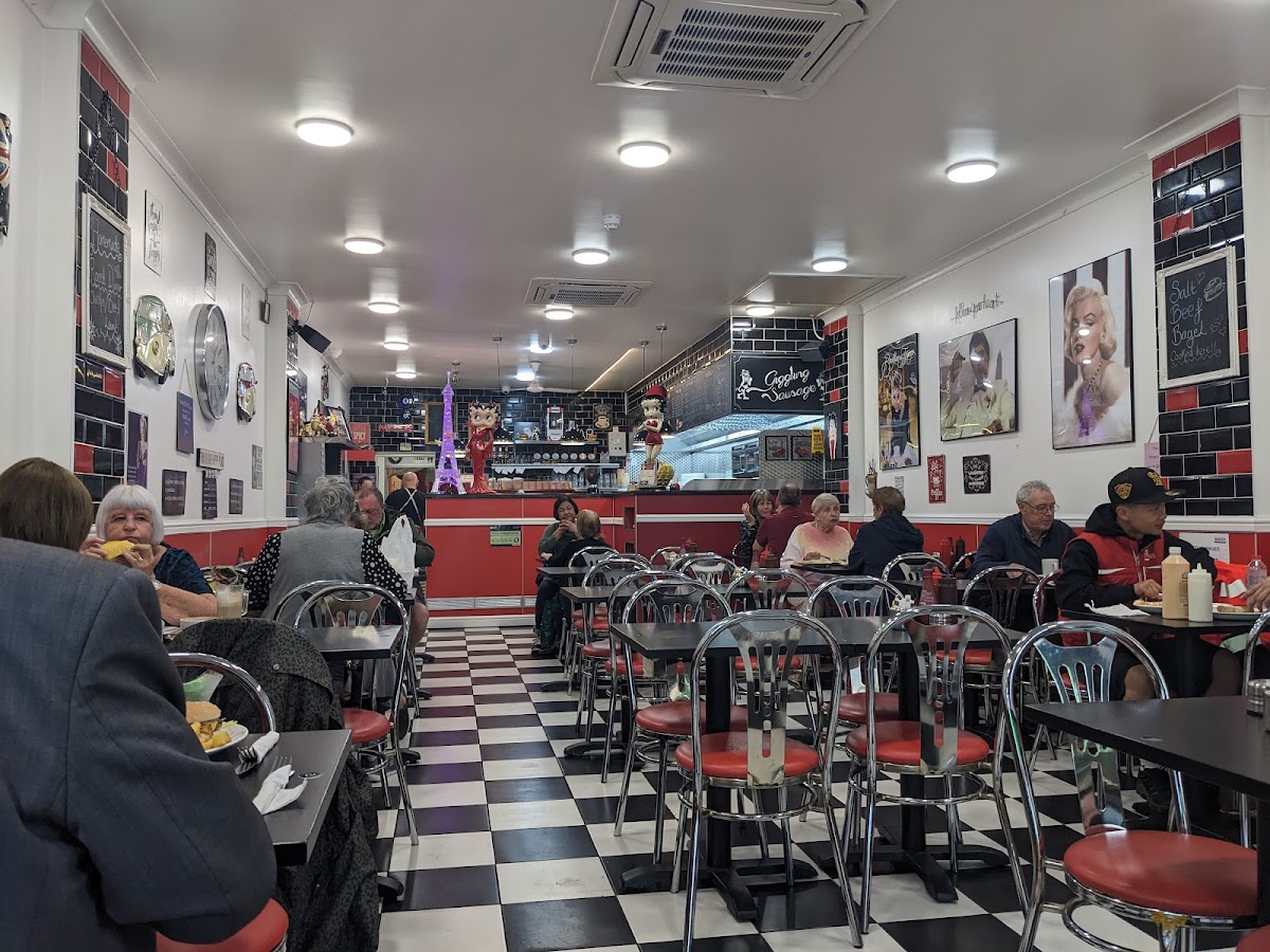 Giggling Sausage - Broadway Cafe