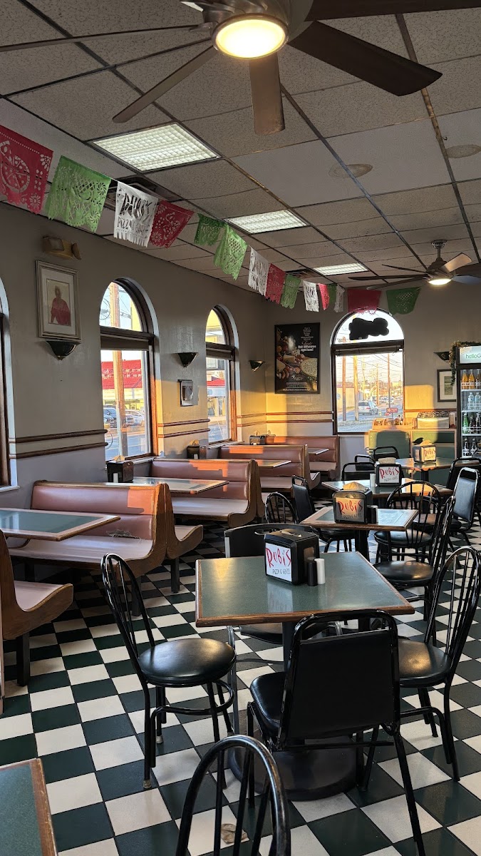 Rubi's Pizza & Grill