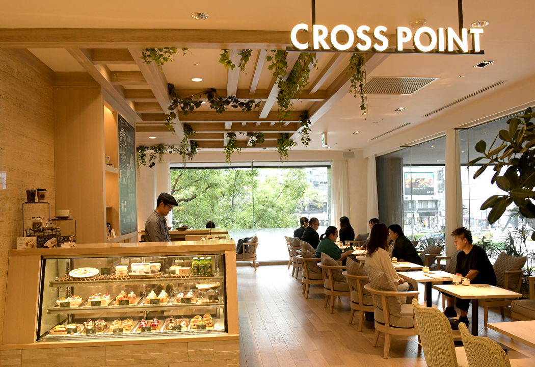 Cafe&Bar CROSS POINT（カフェ＆バー クロスポイント）
