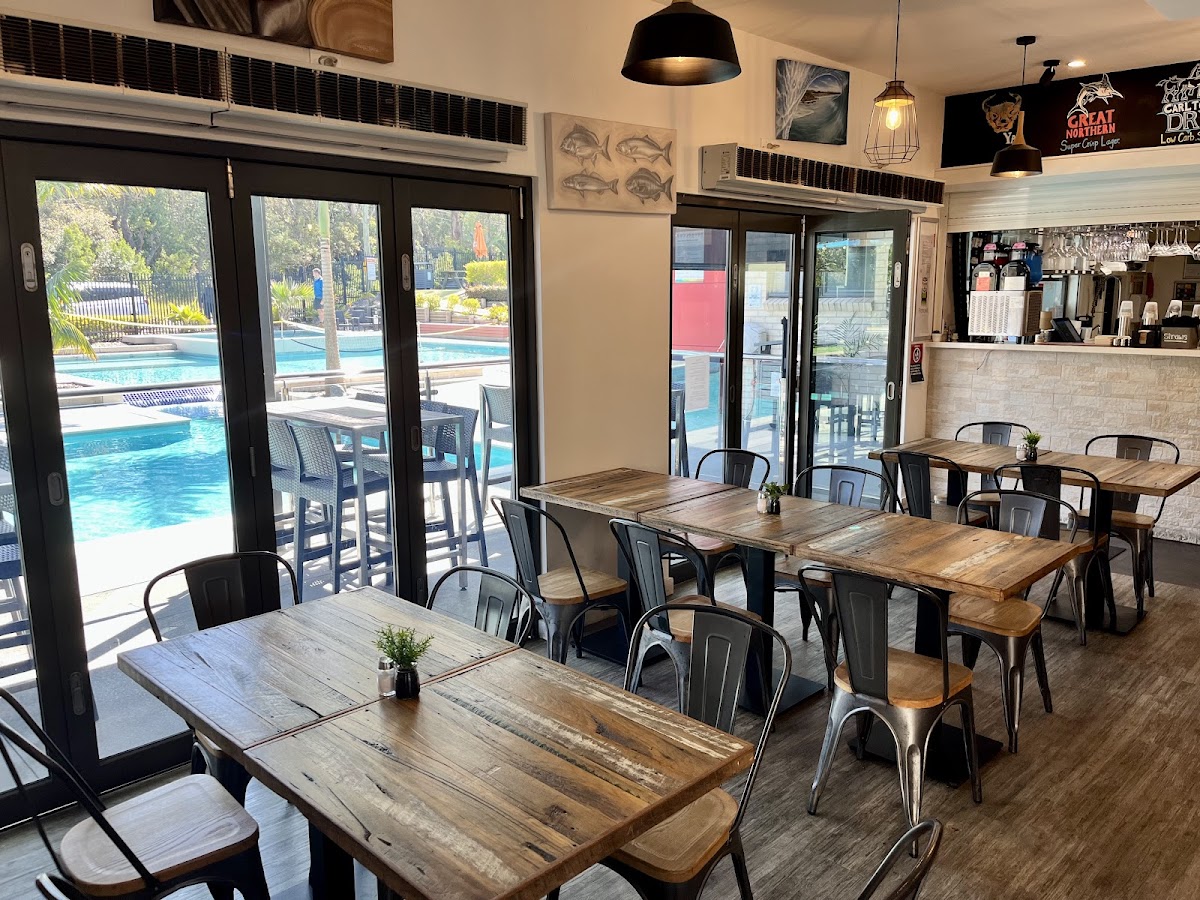 Middle Rock Cafe & Bar