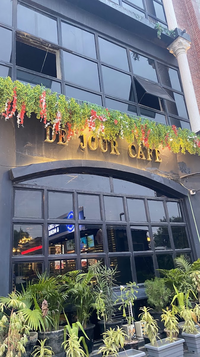 De jour Cafe, Club & Restaurant