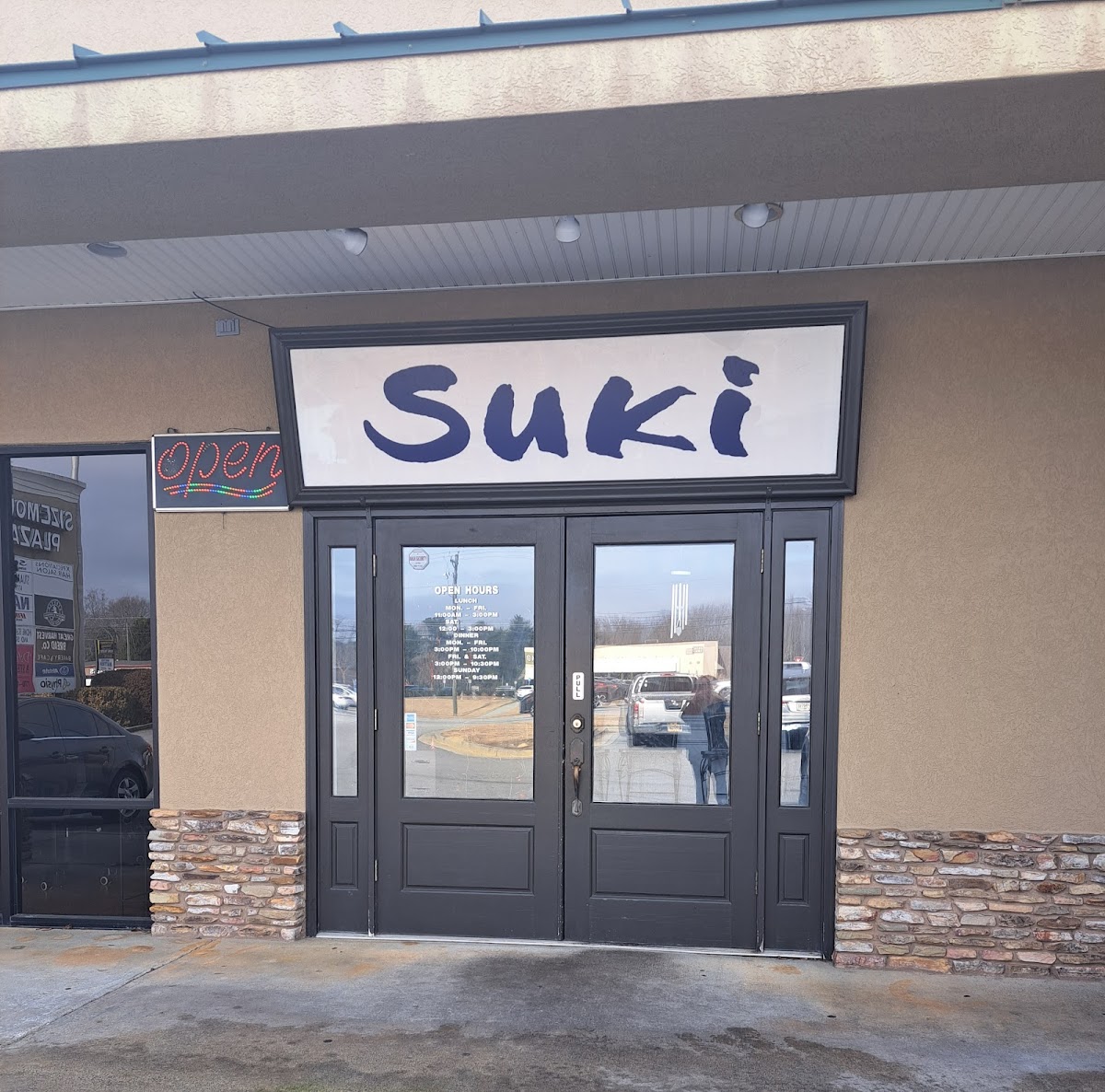 Suki Sushi & Asian Cuisine