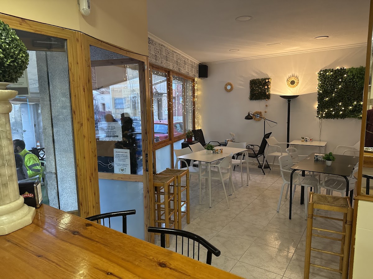 Cerveceria-Cafeteria El Capricho