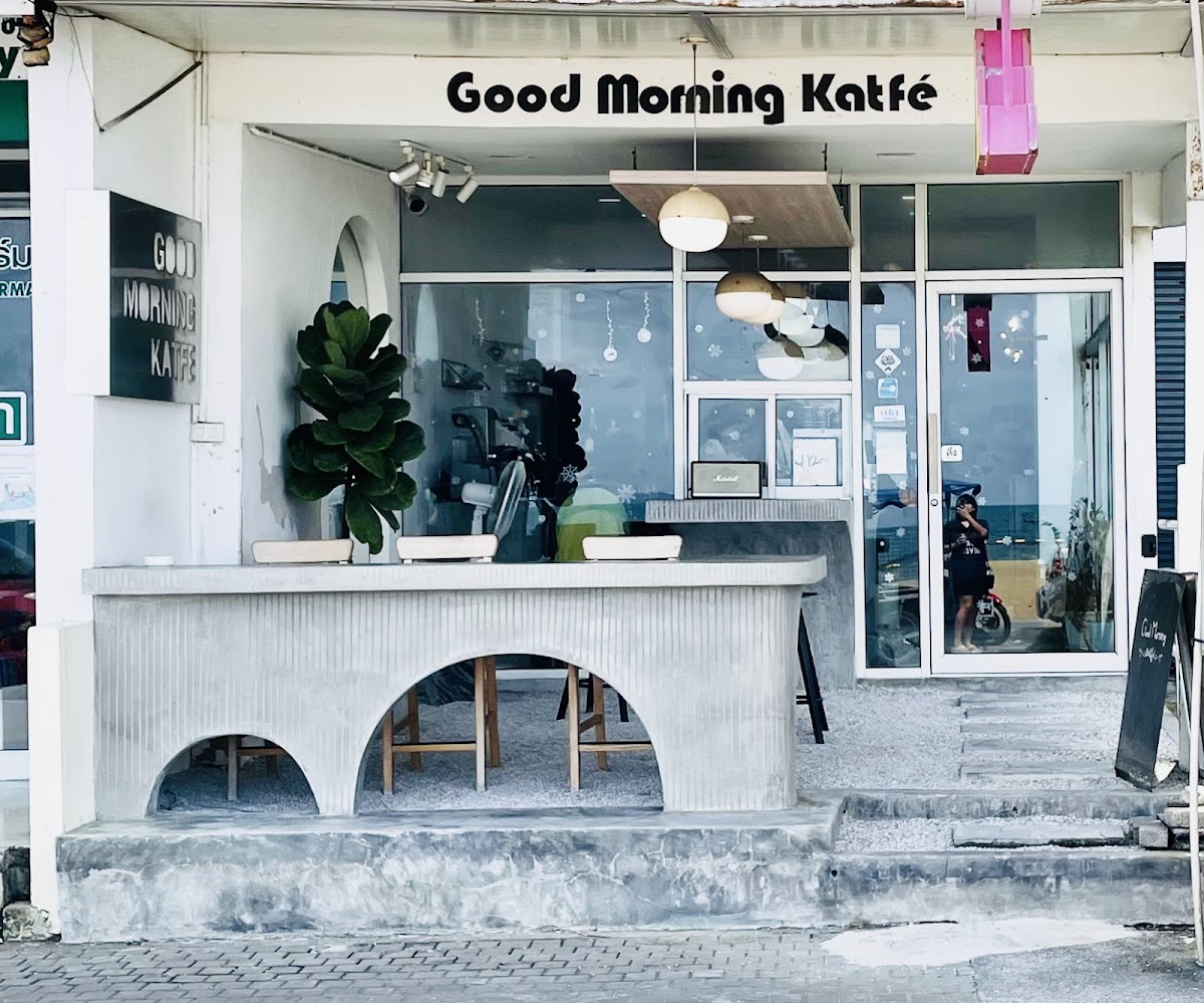 Good Morning Katfé “Specialty Coffee and Matcha on the beach”
