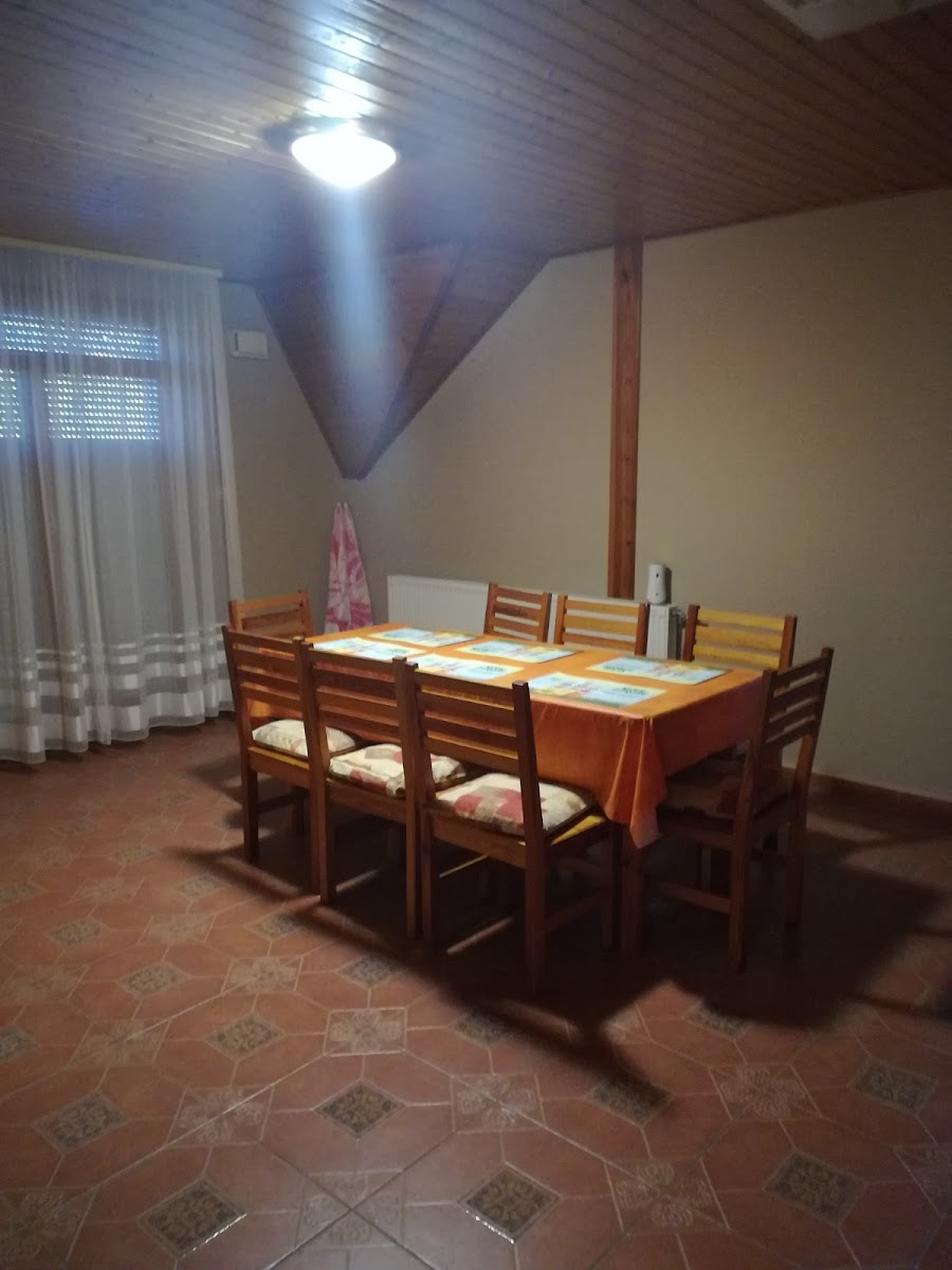 Mini Söröző és Apartmanház