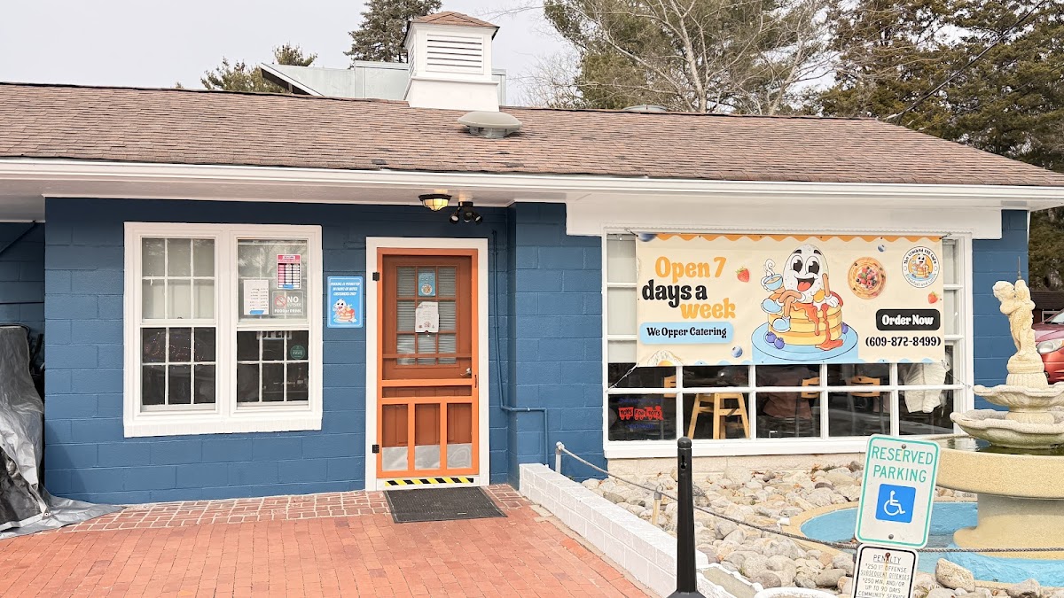 The Cracked Egg Cafe