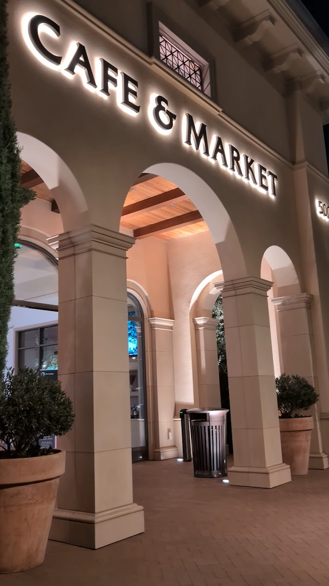 Promenade Cafe and Market