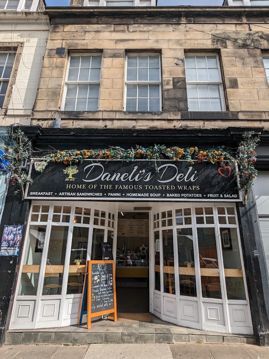 Daneli's Deli