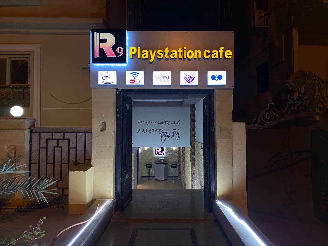 R9 playstation cafe