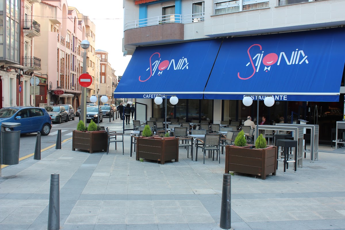 Sajonia-Cafetería y Restaurante
