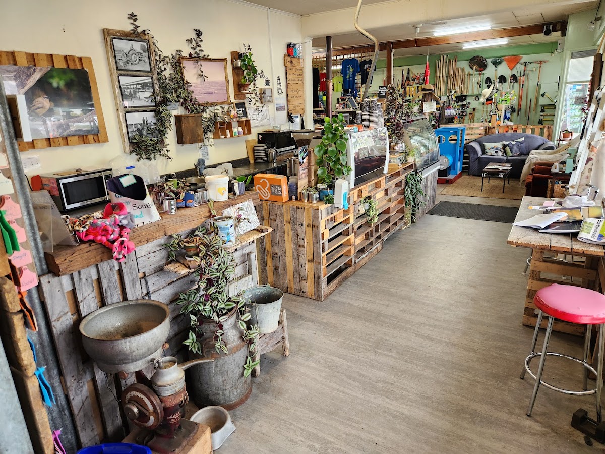 Reporoa Valley Traders & Awaken Cafe