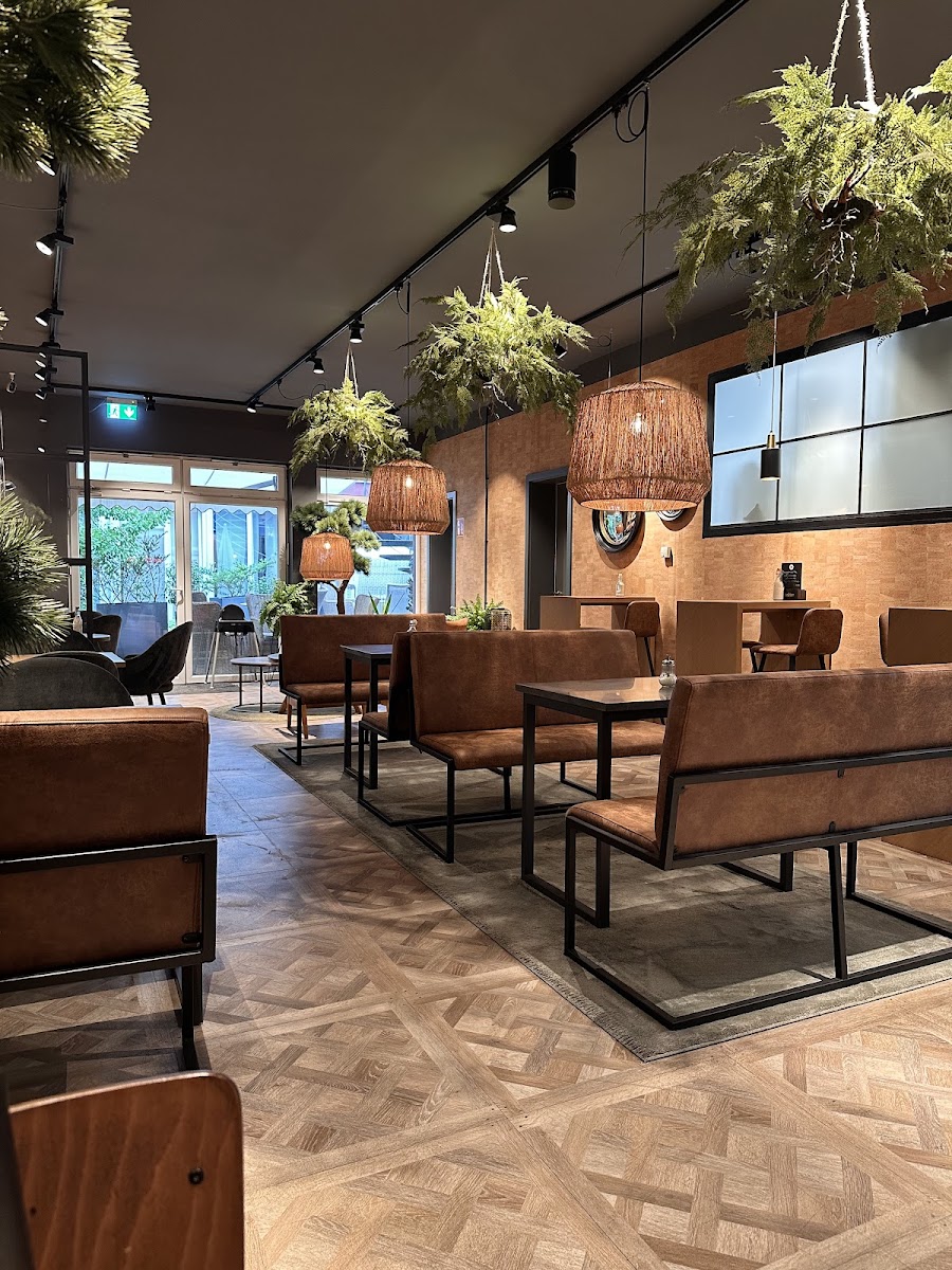 The good coffee by Dave Phoenix