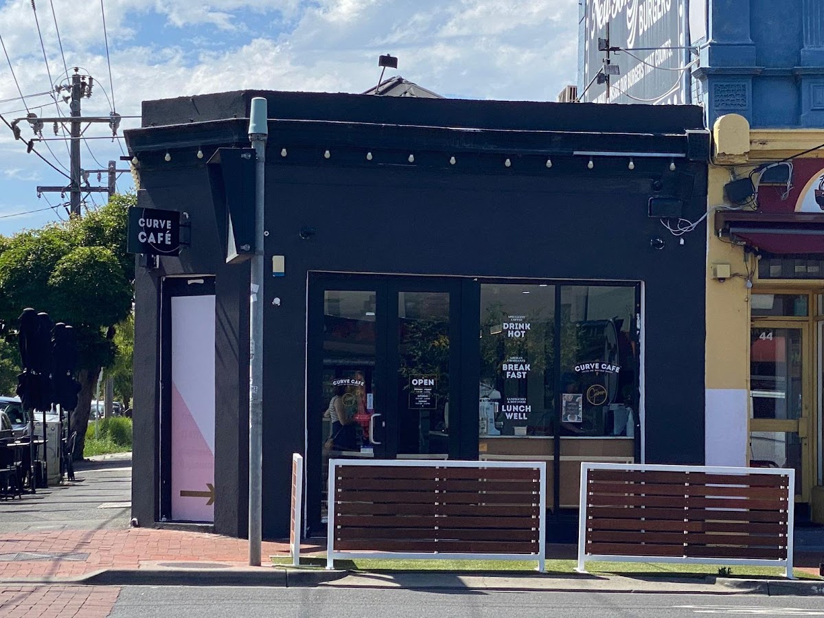 Curve Cafe
