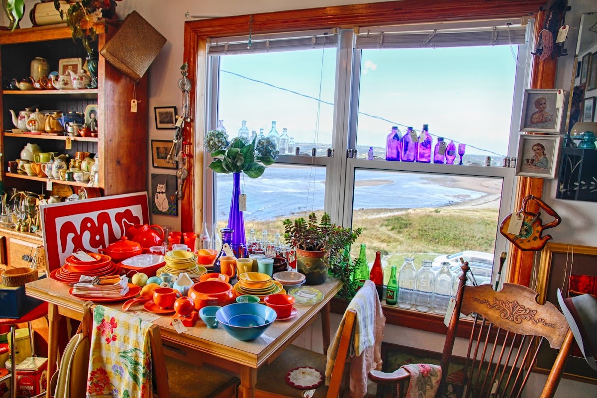 MacDonald House Lawrencetown beach cafe & Crafts