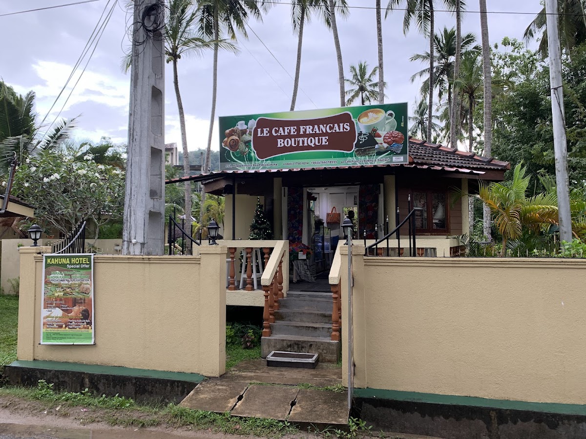 Le Café Français Bakery & Boutique