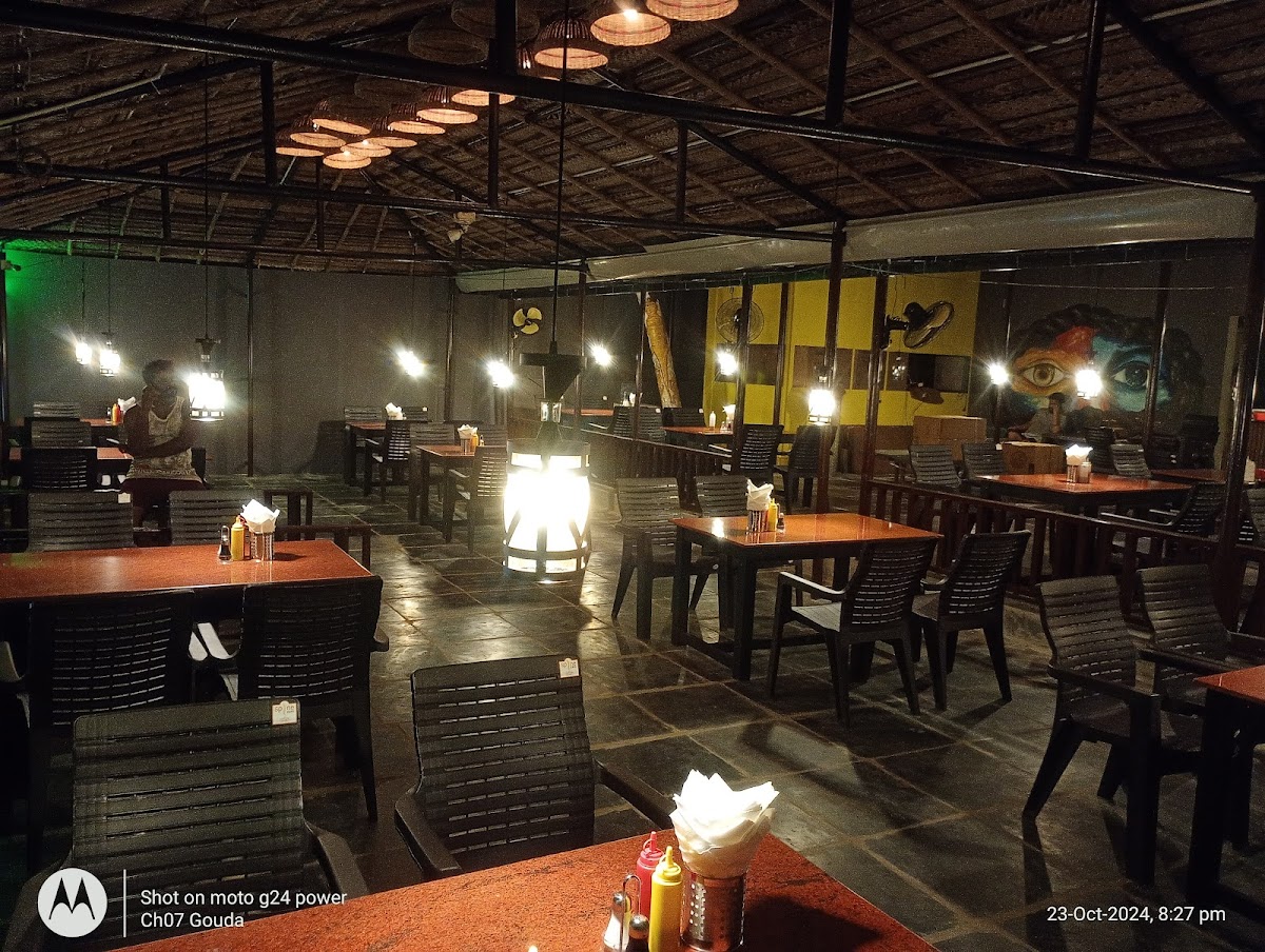 Shangri-La cafe and Rooms